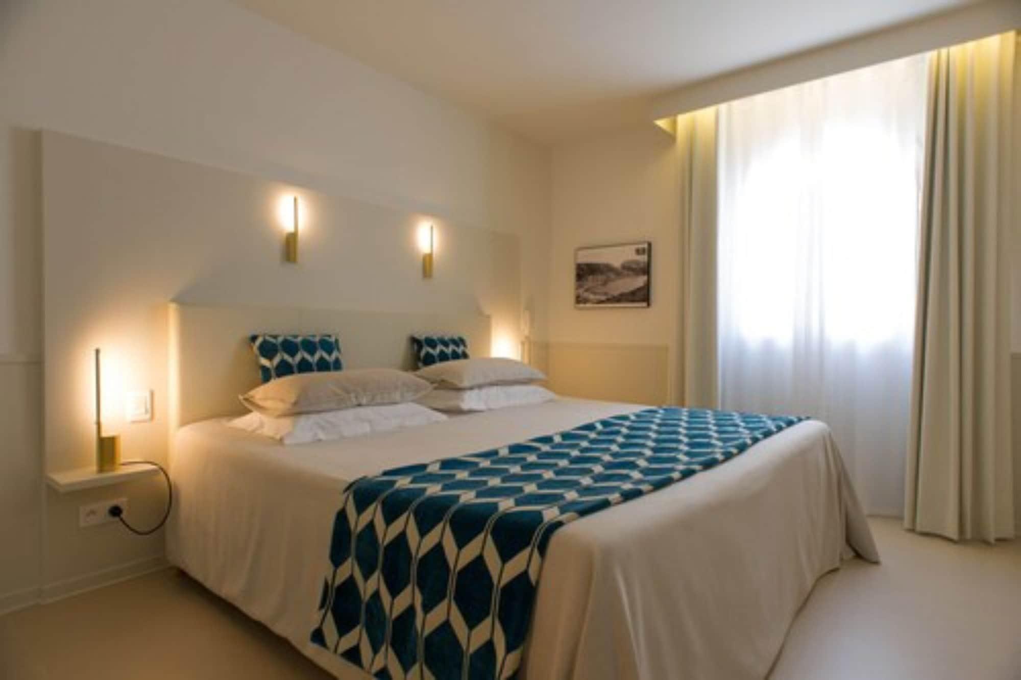 Hotel Spa Genovese Бонифачо Экстерьер фото